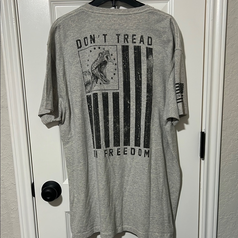 Howitzer Gray Graphic Men's T-Shirt - Picture 3 of 4